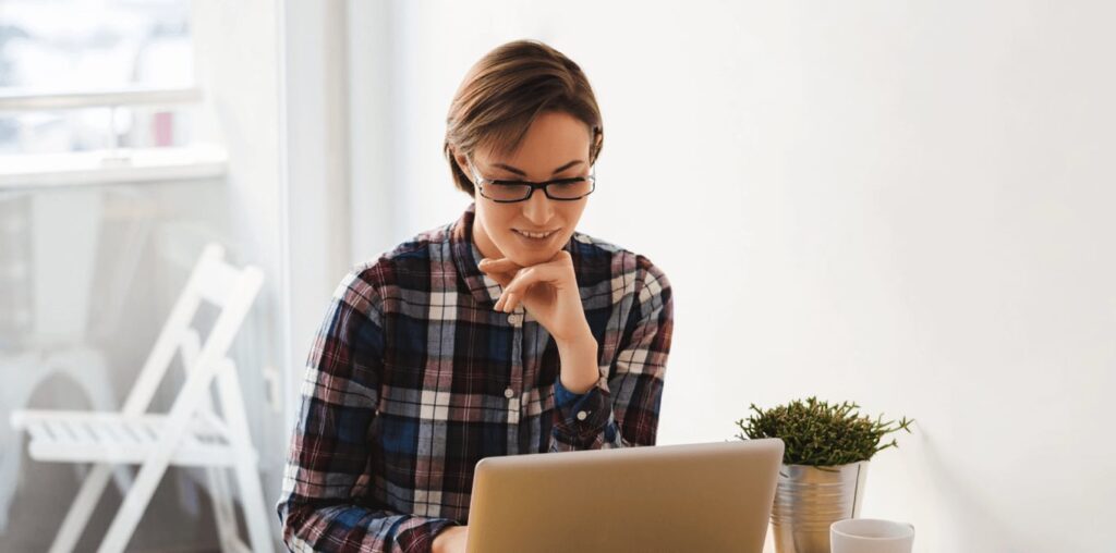 업무 환경에서 조명과 소음이 일상에 미치는 일반적인 변화